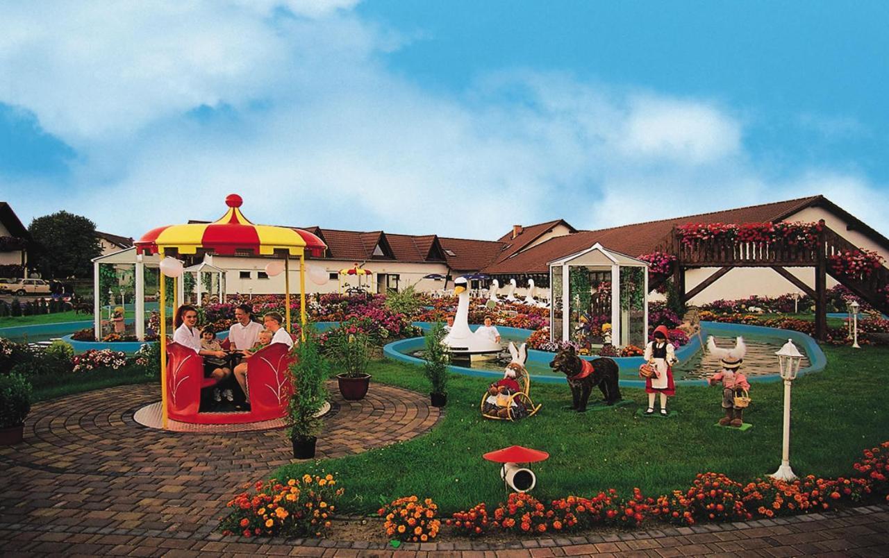 Landgasthof & Hotel Waldow غوين المظهر الخارجي الصورة